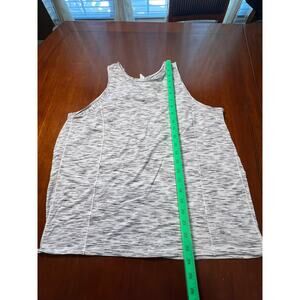 Size 8 Lulu Athletic, sleeveless Top, back keyhole opening